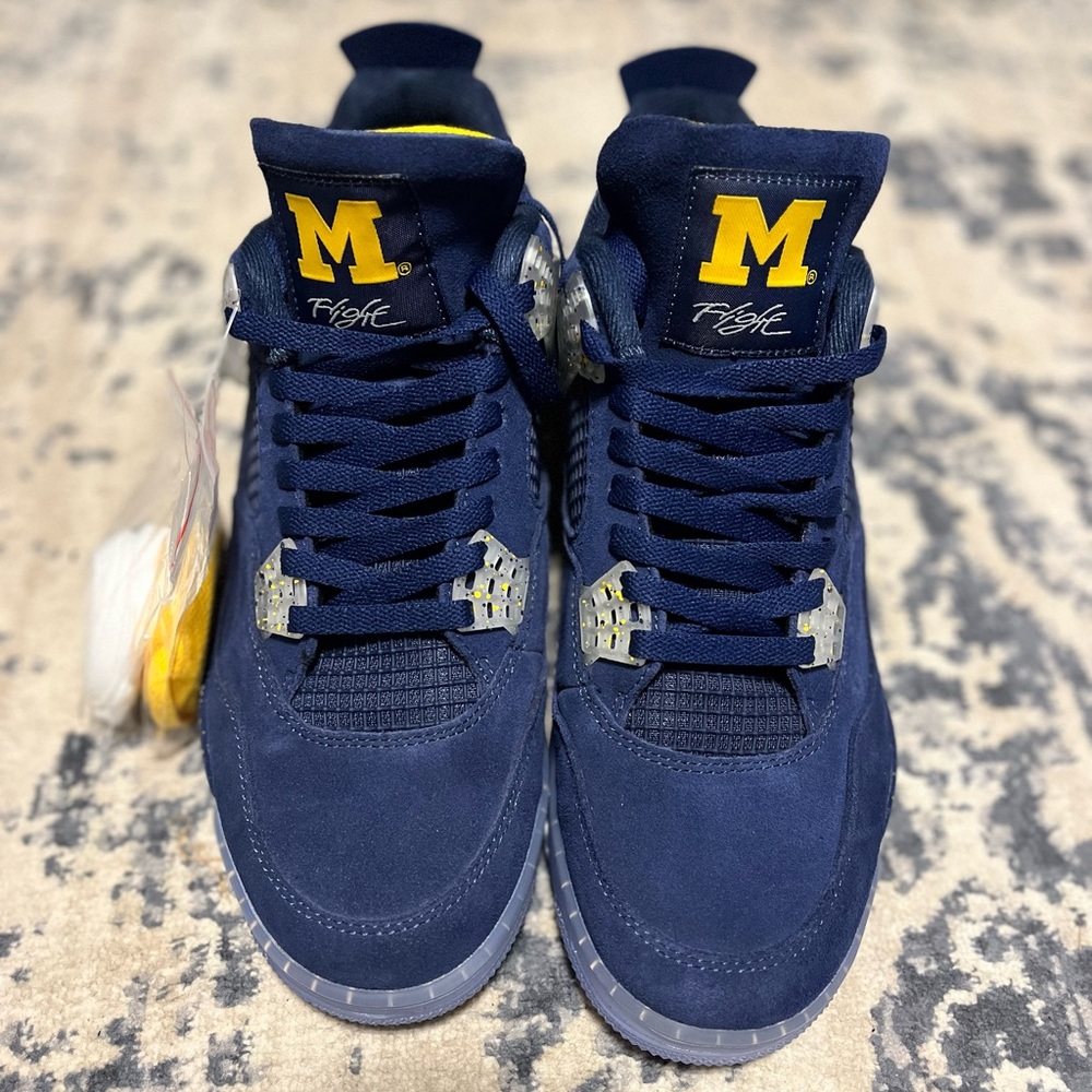 Nike Air Jordan 4 PE Michigan